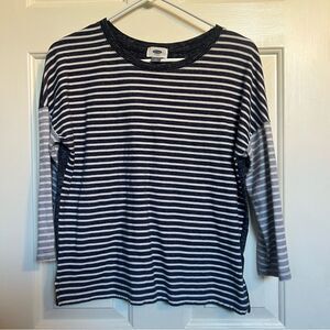 Old Navy sz med 3/4 sleeve shirt